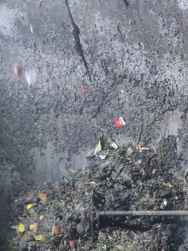 东郊镇污水池清理